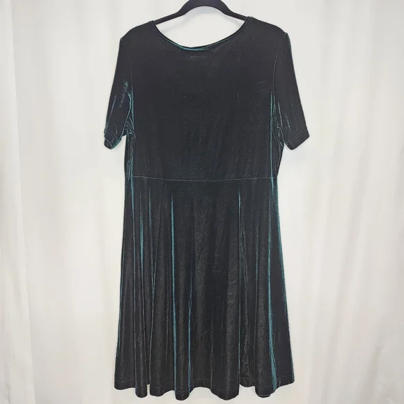Hillard & Hanson Sz XL Green Velvet Fit & Flare Short Sleeve Made in USA Dress - Picture 5 of 10
